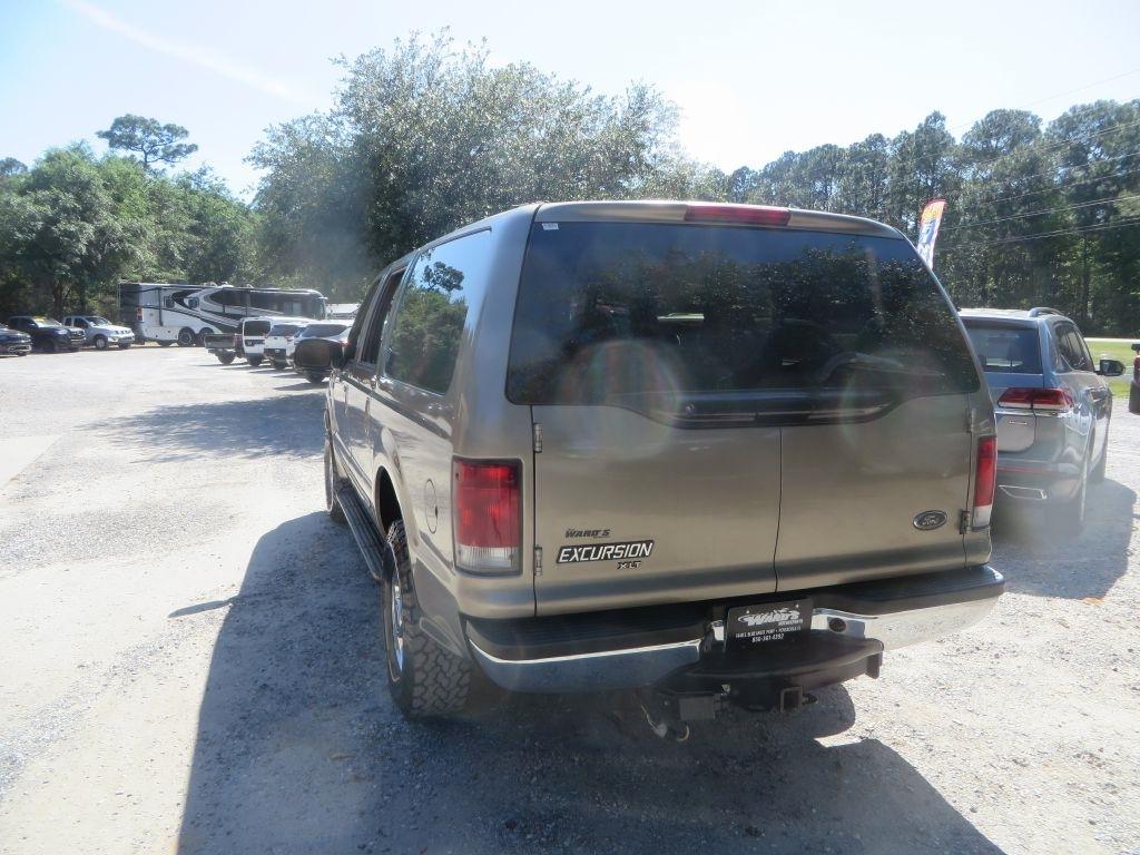Ford Excursion XLT 2000