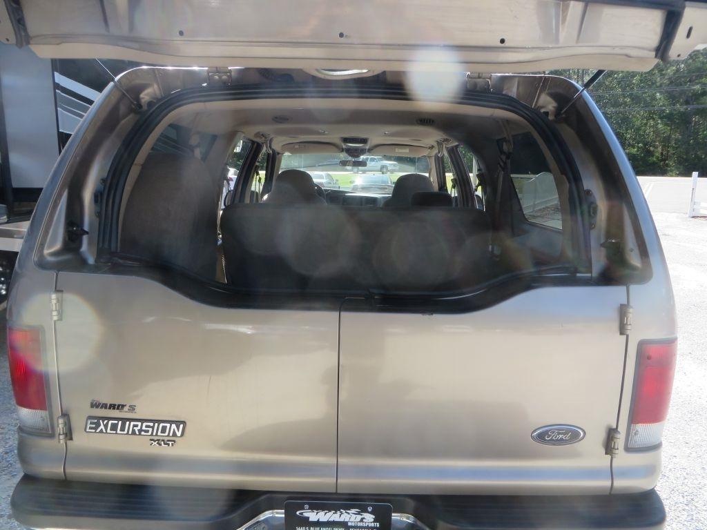 Ford Excursion XLT 2000