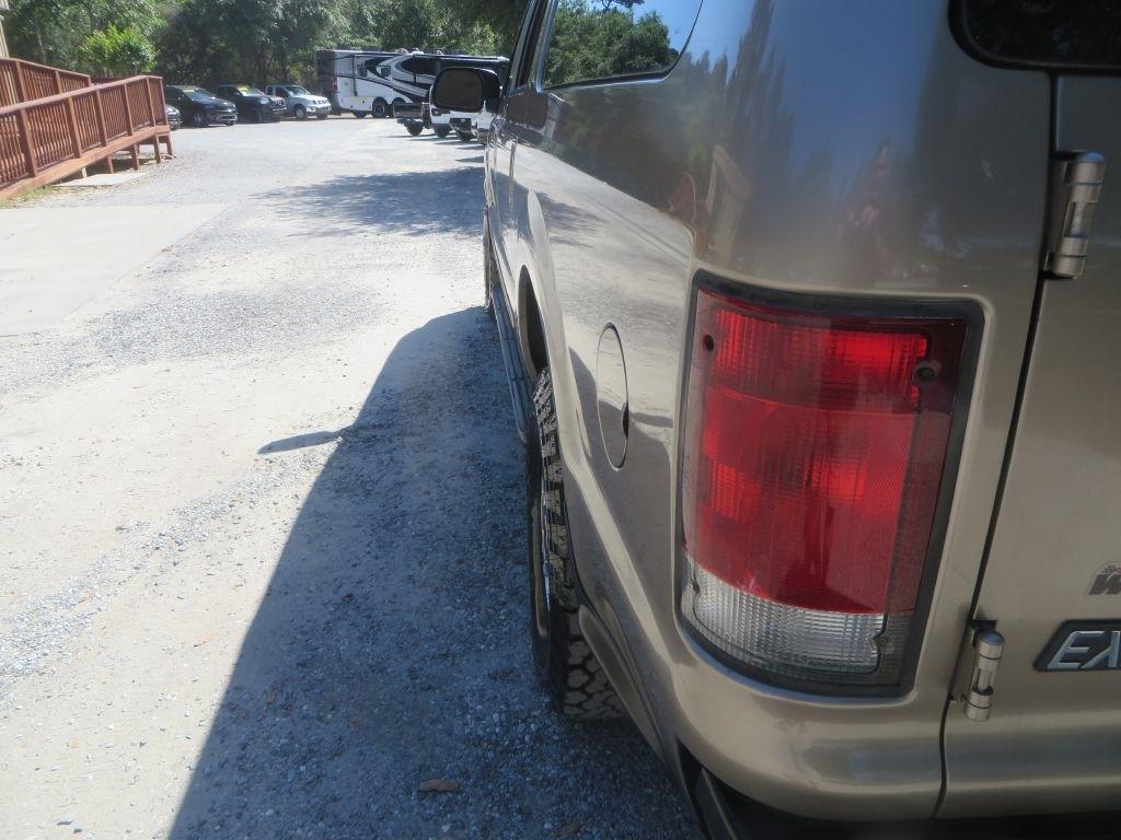 Ford Excursion XLT 2000