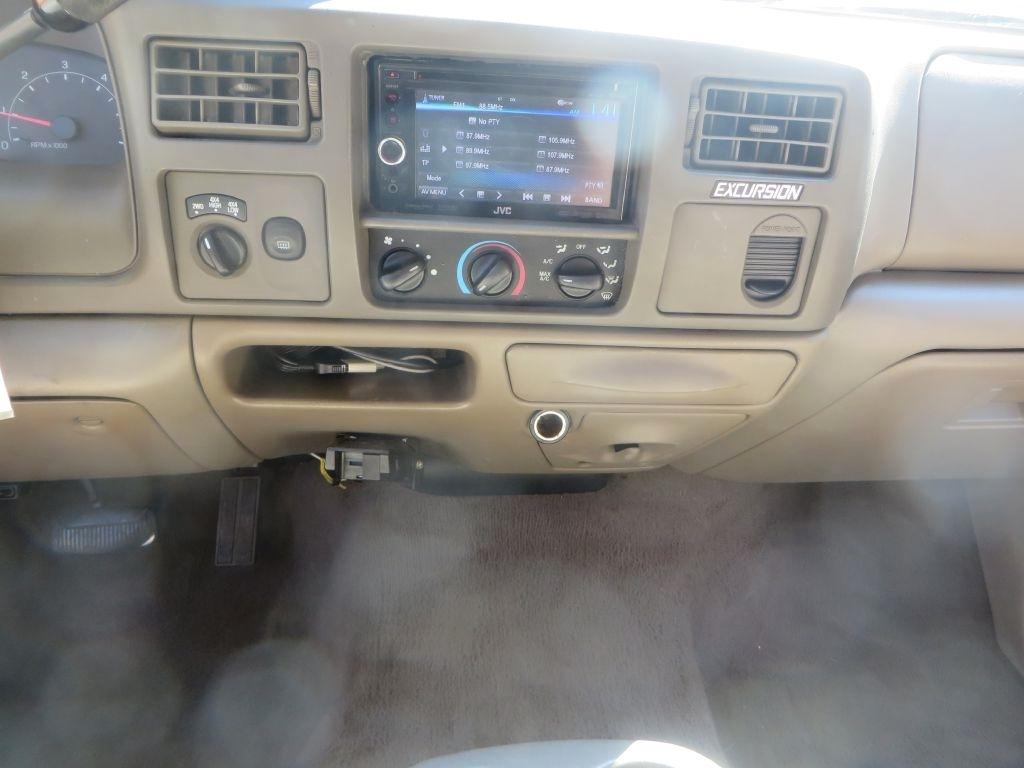 Ford Excursion XLT 2000