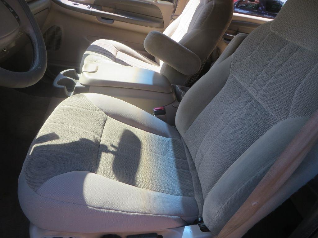 Ford Excursion XLT 2000