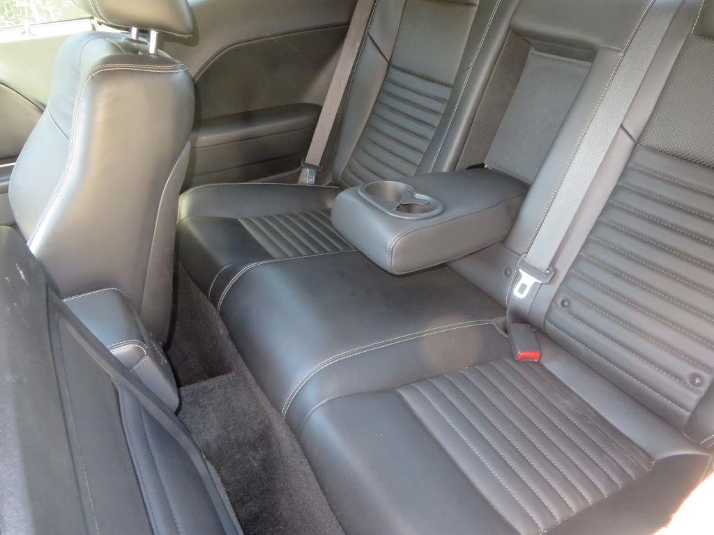 Dodge Challenger SXT 2013