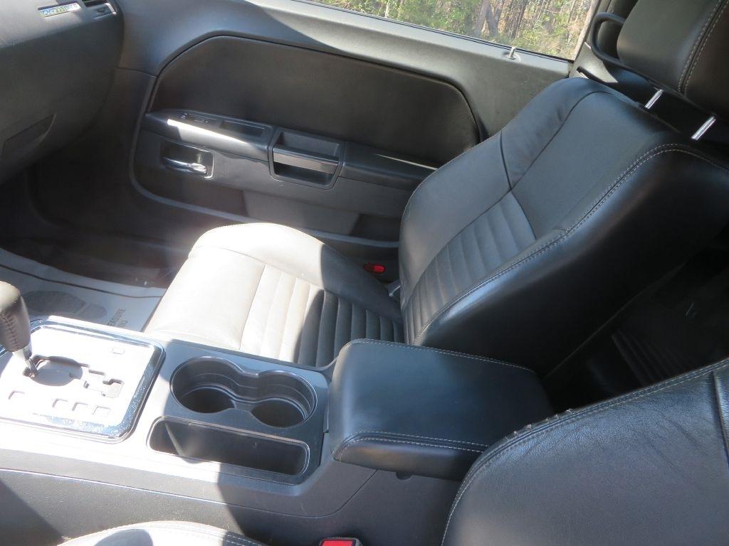 Dodge Challenger  2013