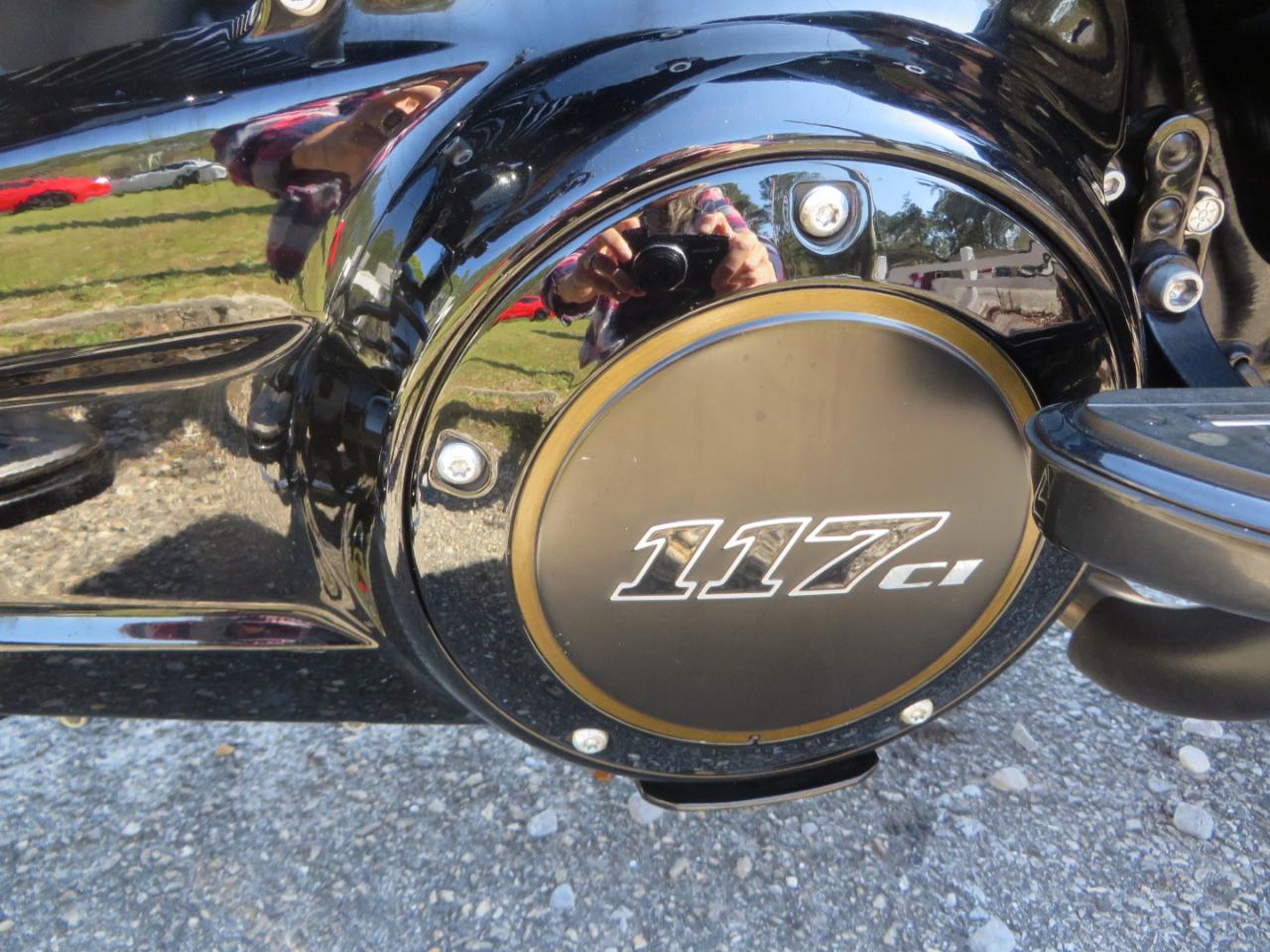 Harley-Davidson FLHXST  2022