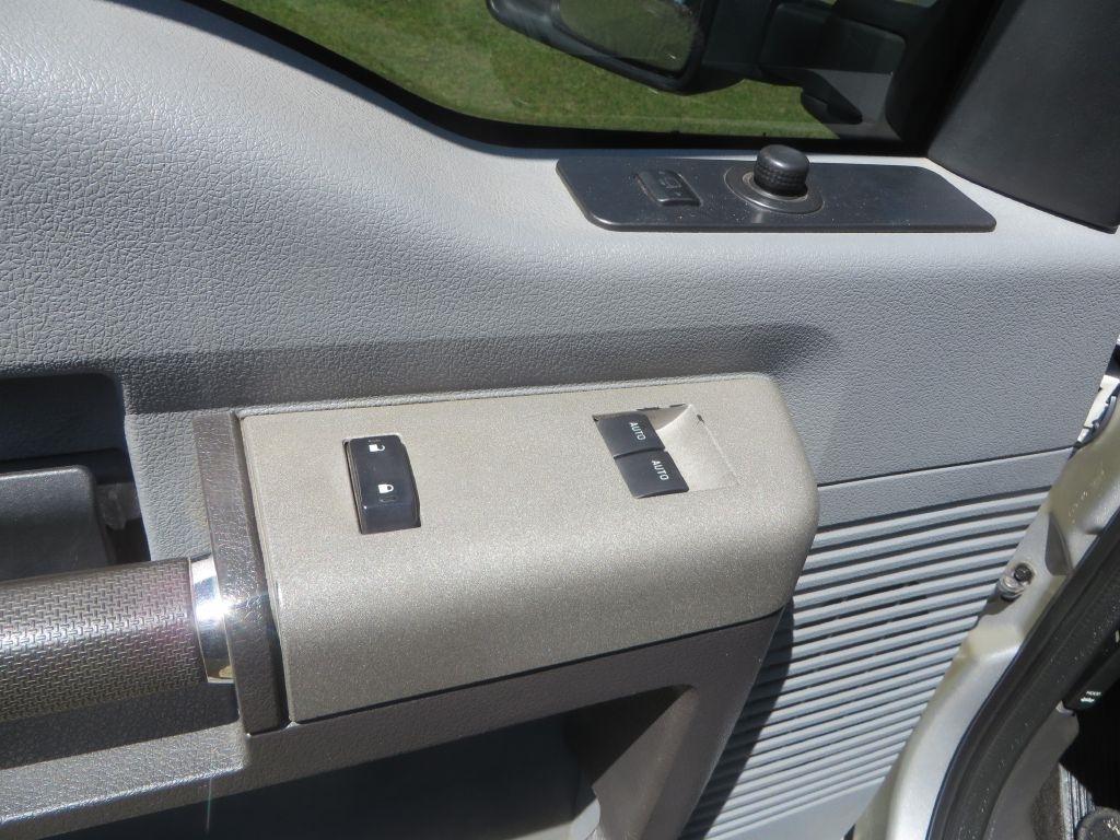 Ford Super Duty F-250 SRW  2013