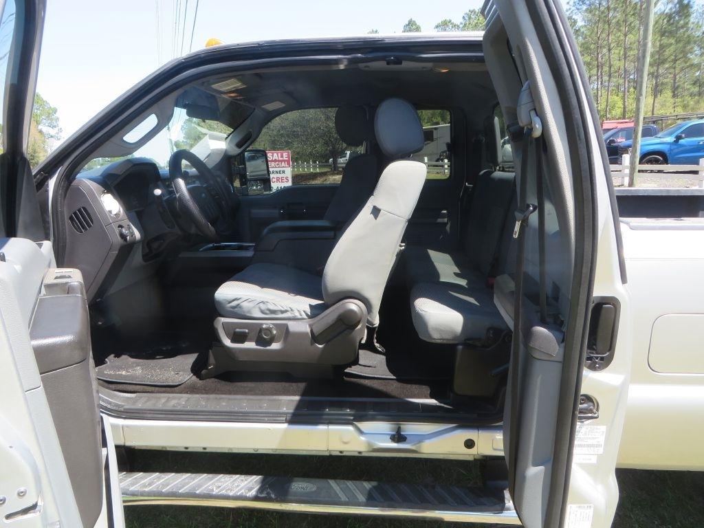 Ford Super Duty F-250 SRW  2013