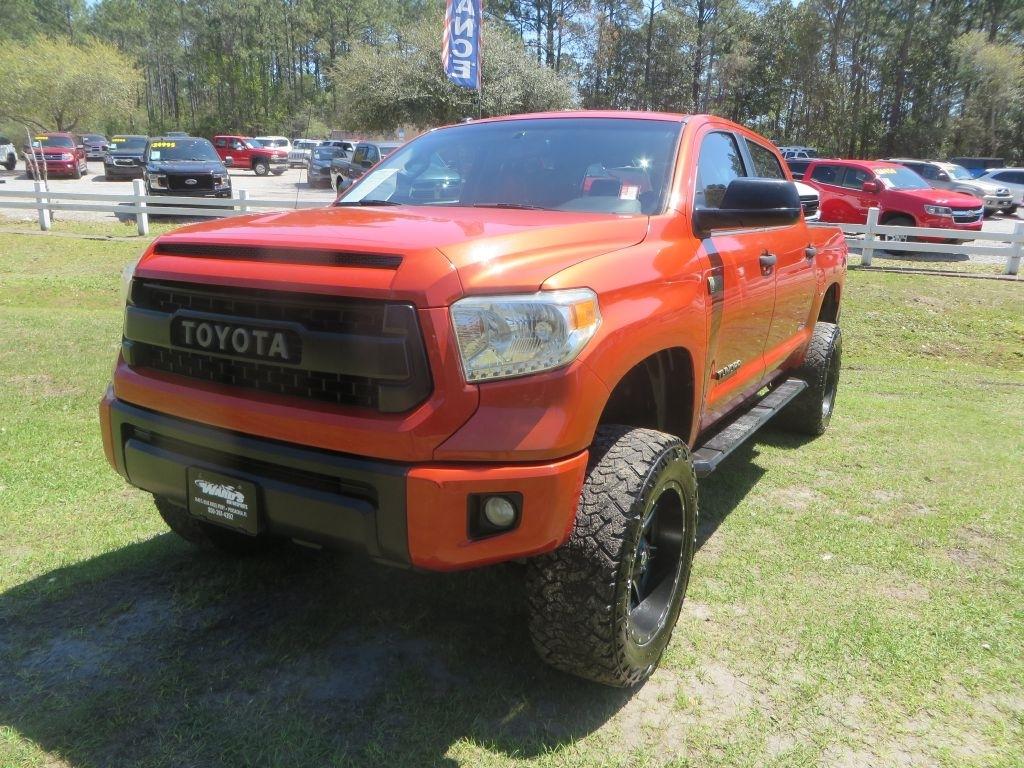 Toyota Tundra 4WD Truck  2016