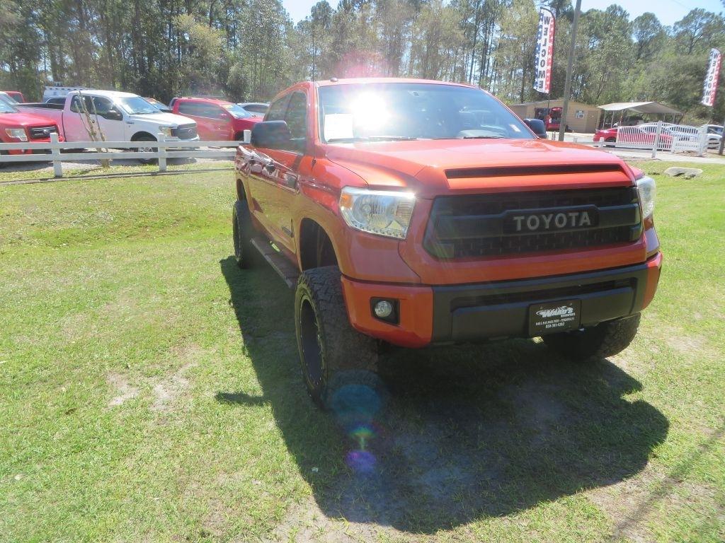 Toyota Tundra 4WD Truck  2016