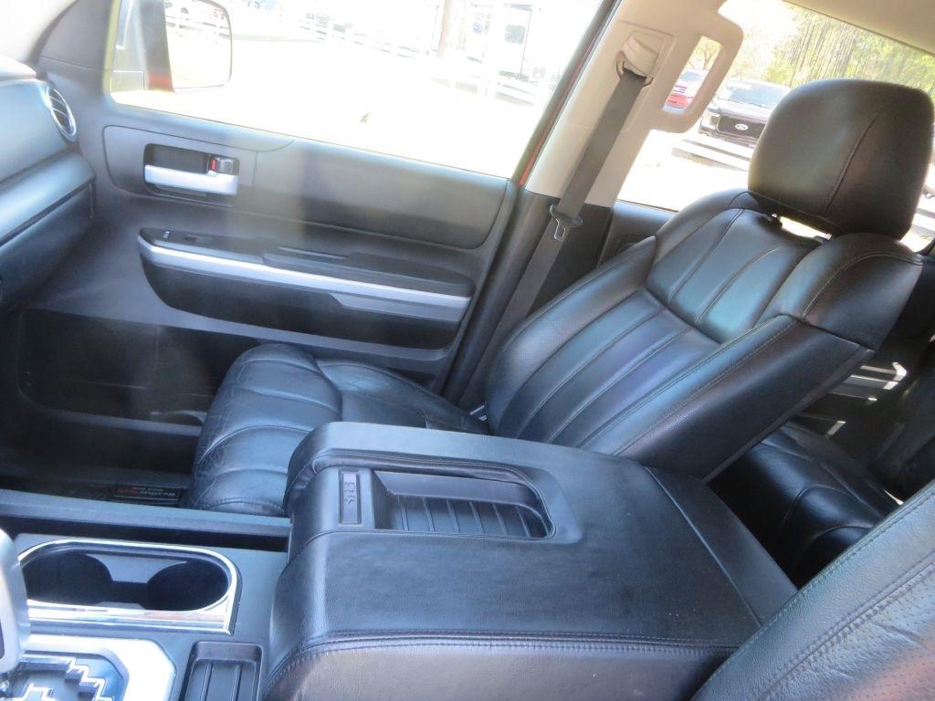 Toyota Tundra 4WD Truck  2016