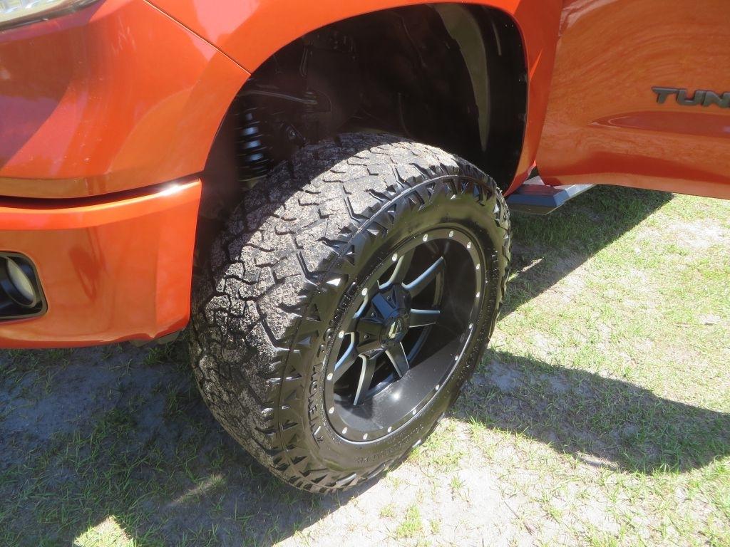 Toyota Tundra 4WD Truck  2016