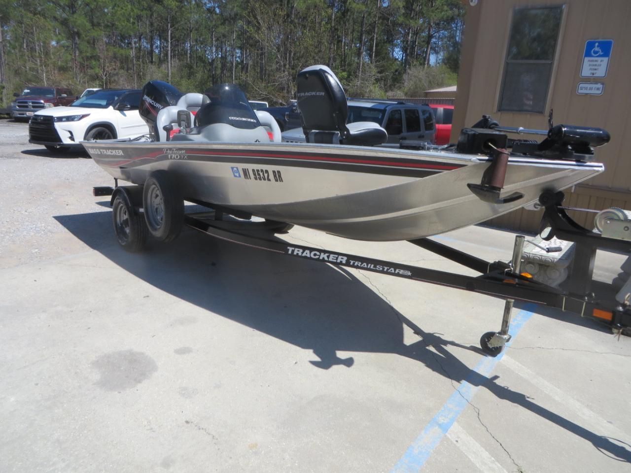 Bass Tracker Pro 170  2010