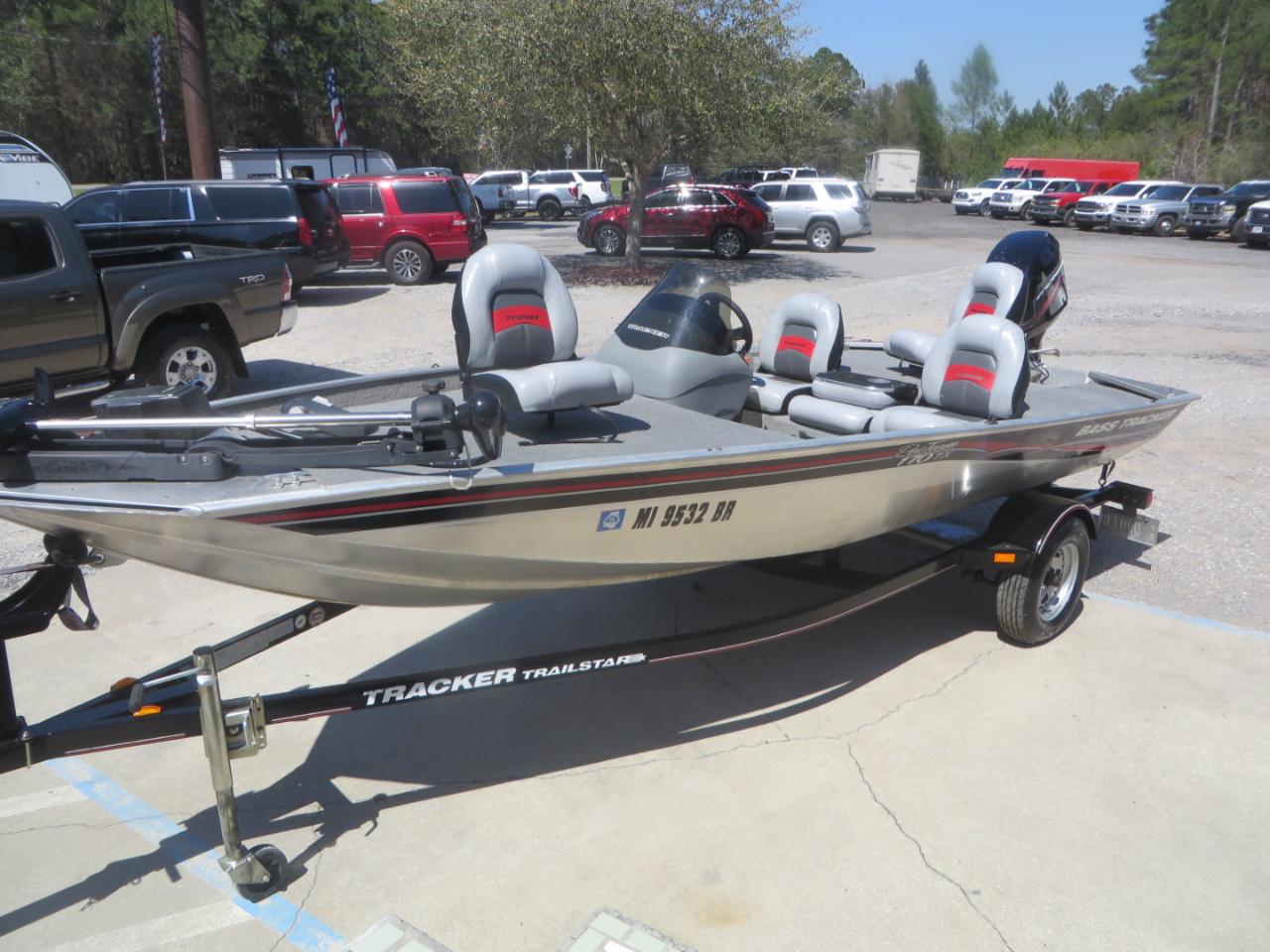 Bass Tracker Pro 170  2010