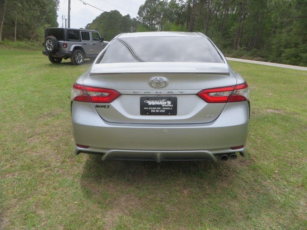 Toyota Camry  2018