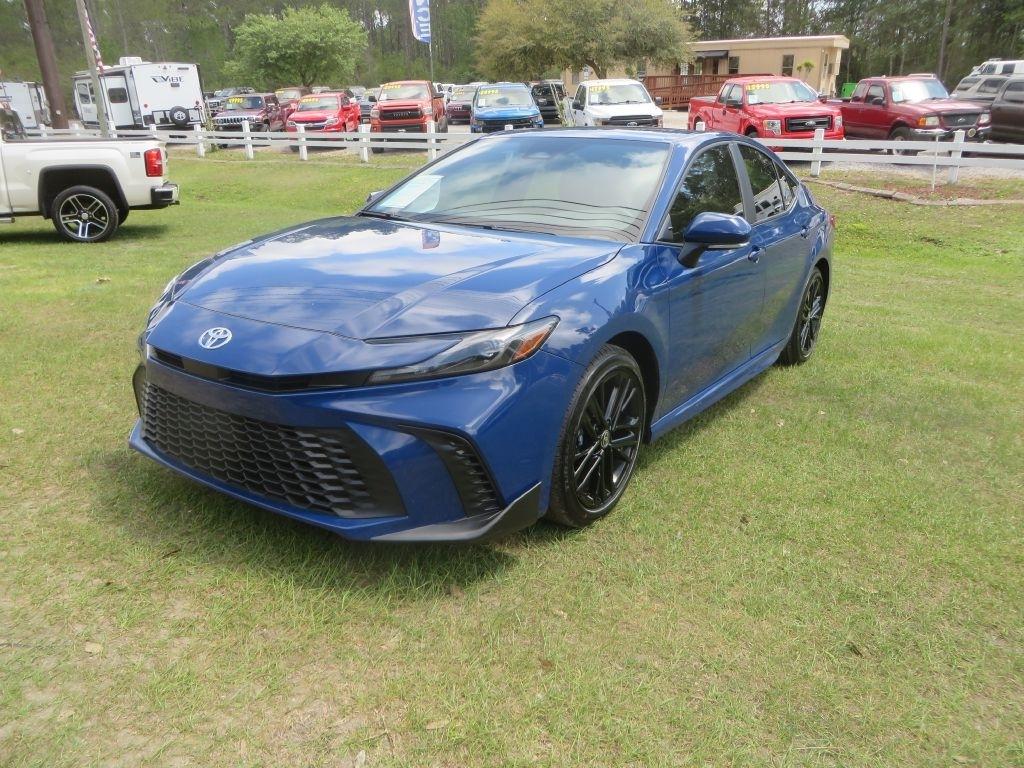Toyota Camry  2025