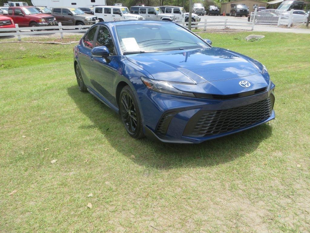 Toyota Camry  2025