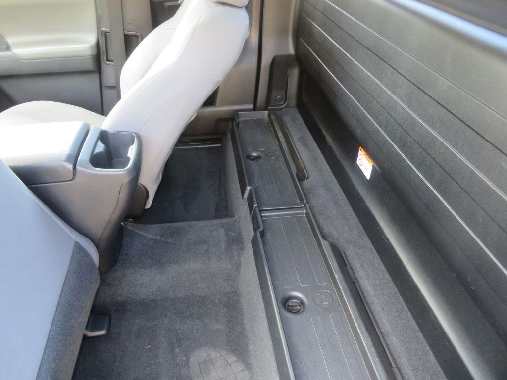 Toyota Tacoma 2WD  2020