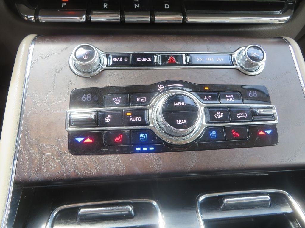 Lincoln Aviator  2020