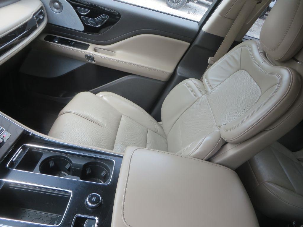 Lincoln Aviator  2020