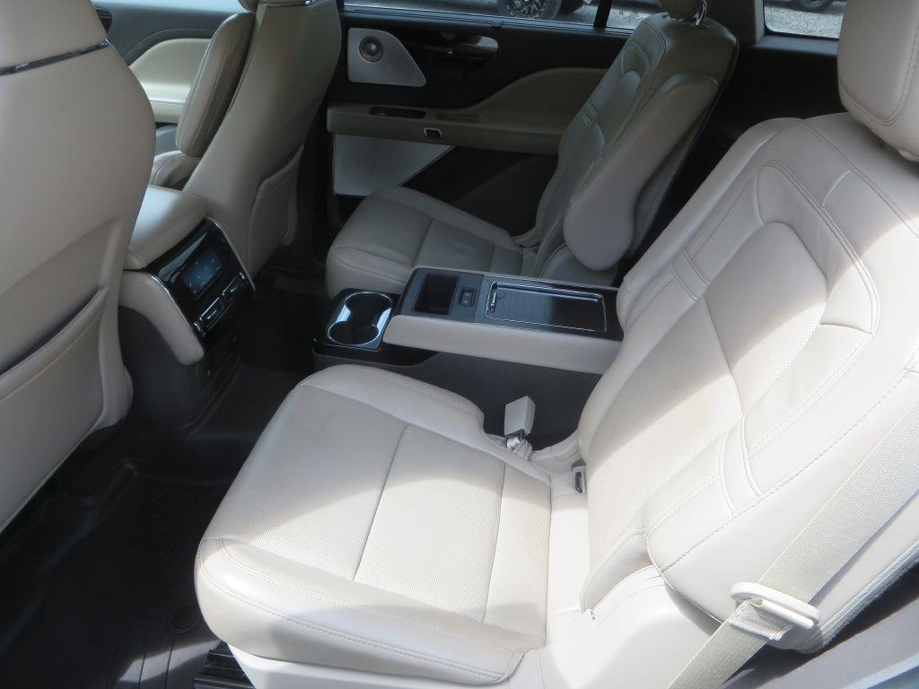 Lincoln Aviator  2020