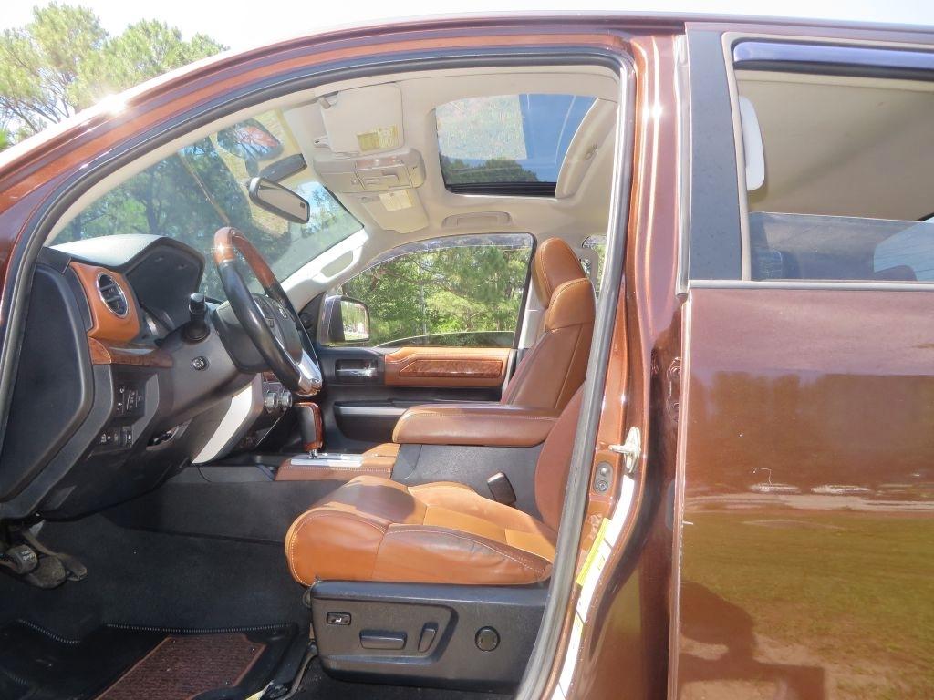 Toyota Tundra 2WD Truck  2015