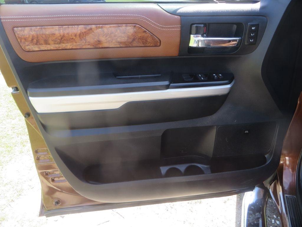 Toyota Tundra 2WD Truck  2015