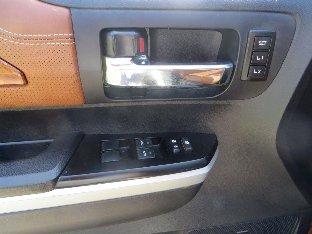 Toyota Tundra 2WD Truck  2015