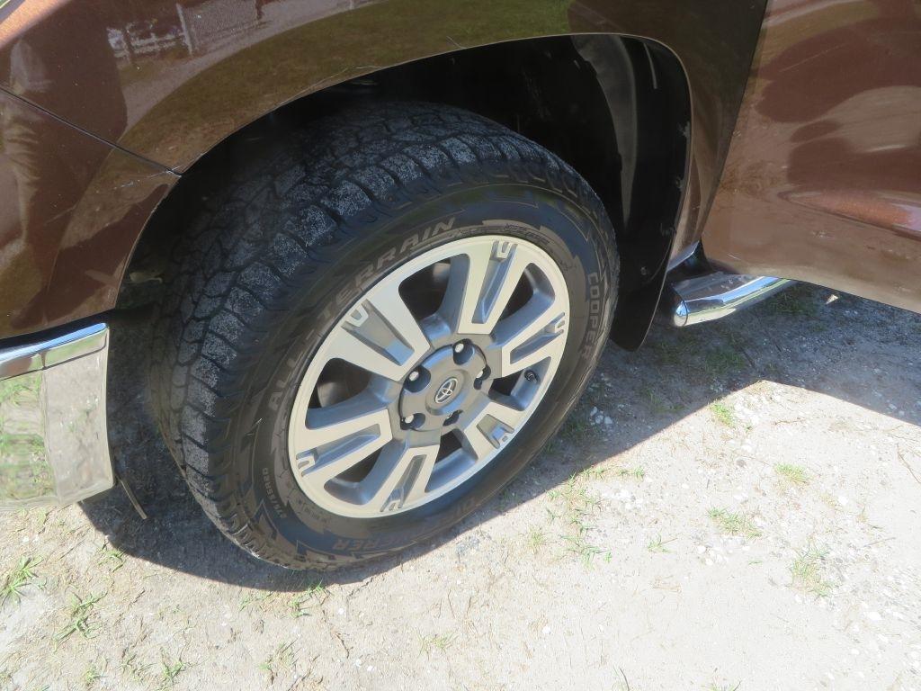 Toyota Tundra 2WD Truck  2015