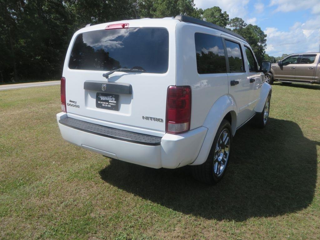 Dodge Nitro  2011