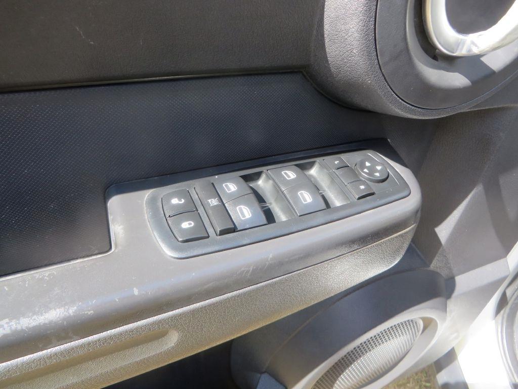 Dodge Nitro  2011