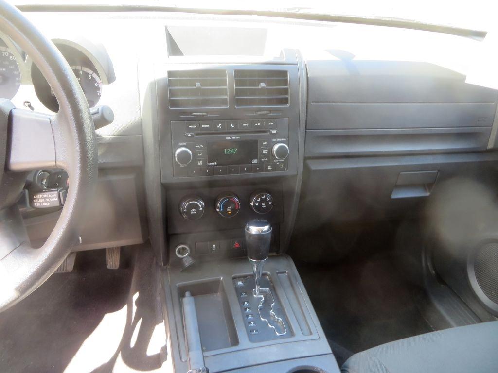 Dodge Nitro  2011