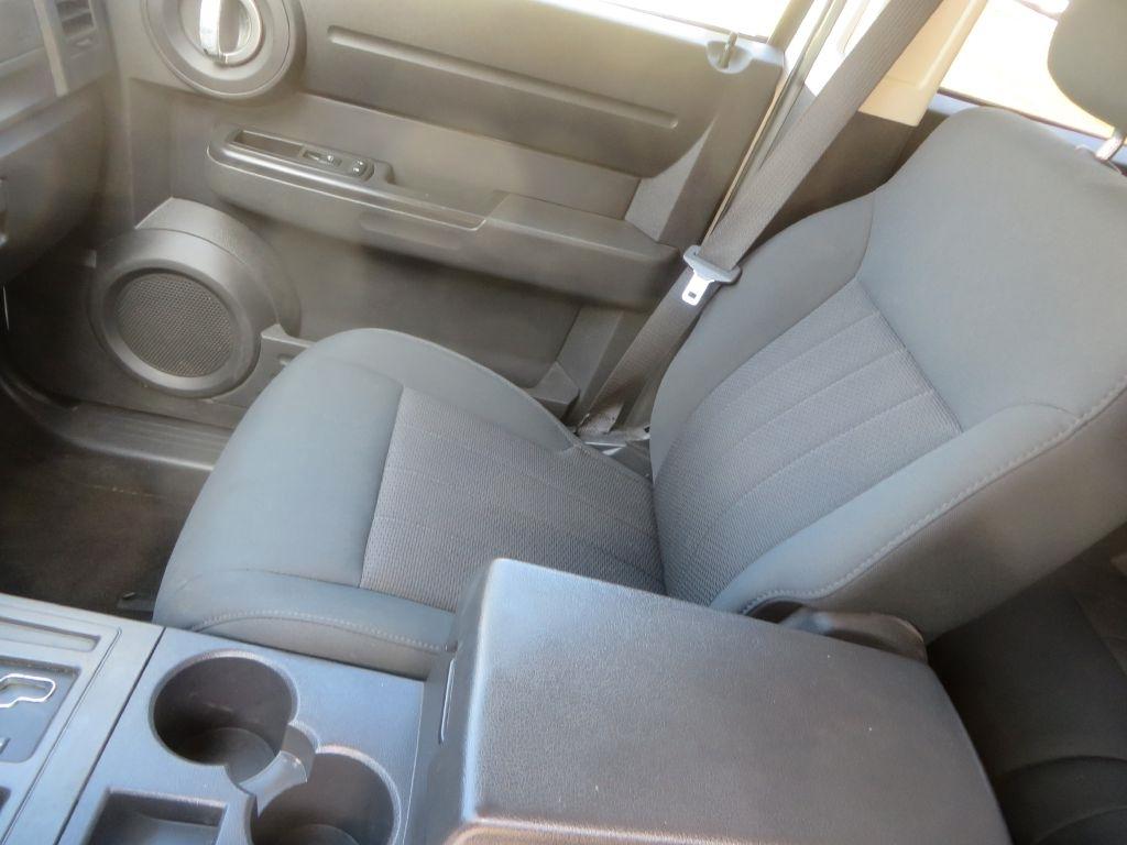 Dodge Nitro  2011