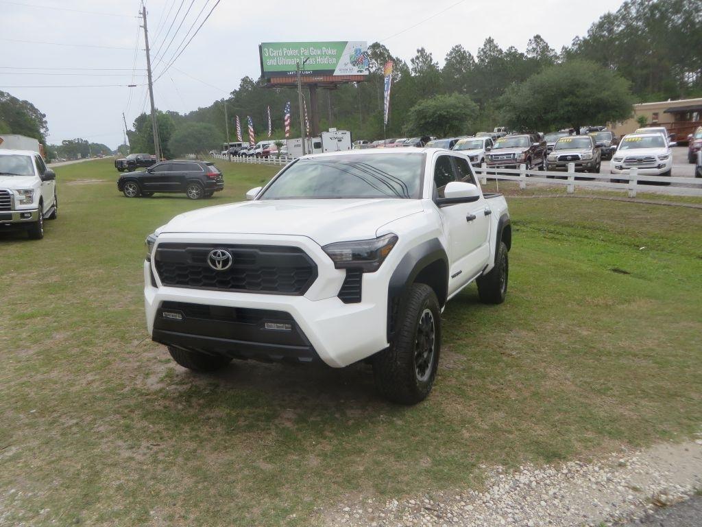Toyota Tacoma 4WD  2024