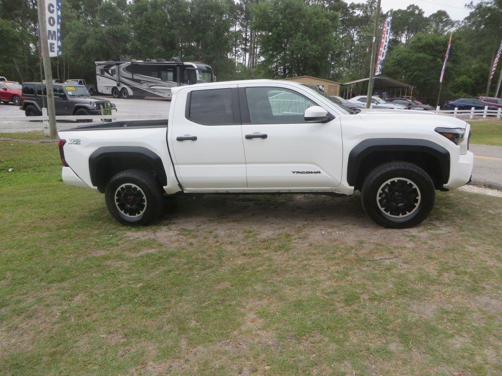 Toyota Tacoma 4WD  2024