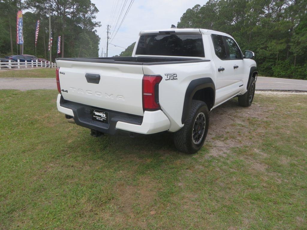 Toyota Tacoma 4WD  2024