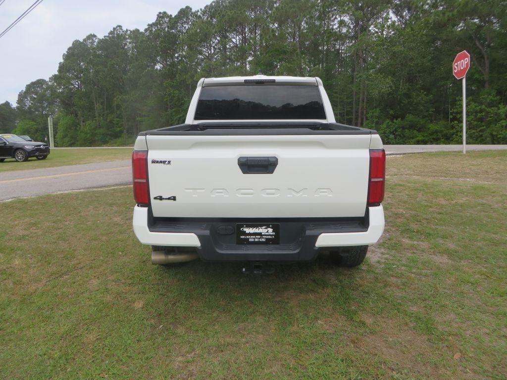 Toyota Tacoma 4WD  2024