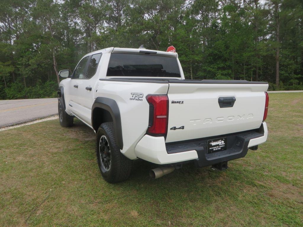 Toyota Tacoma 4WD  2024