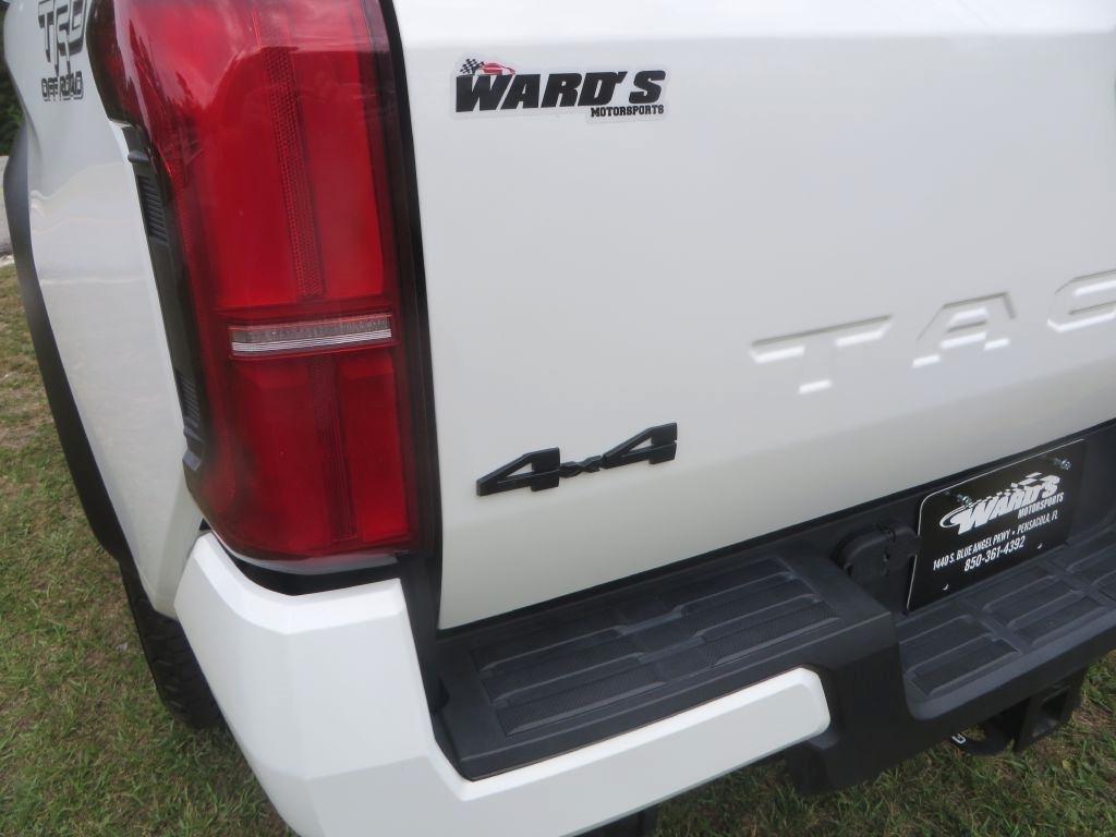 Toyota Tacoma 4WD  2024