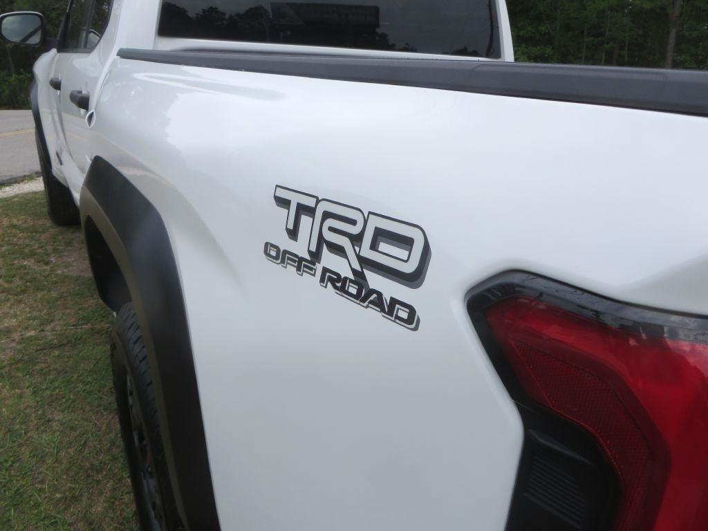 Toyota Tacoma 4WD  2024