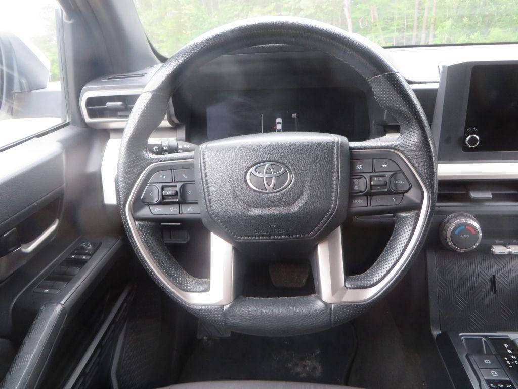 Toyota Tacoma 4WD  2024