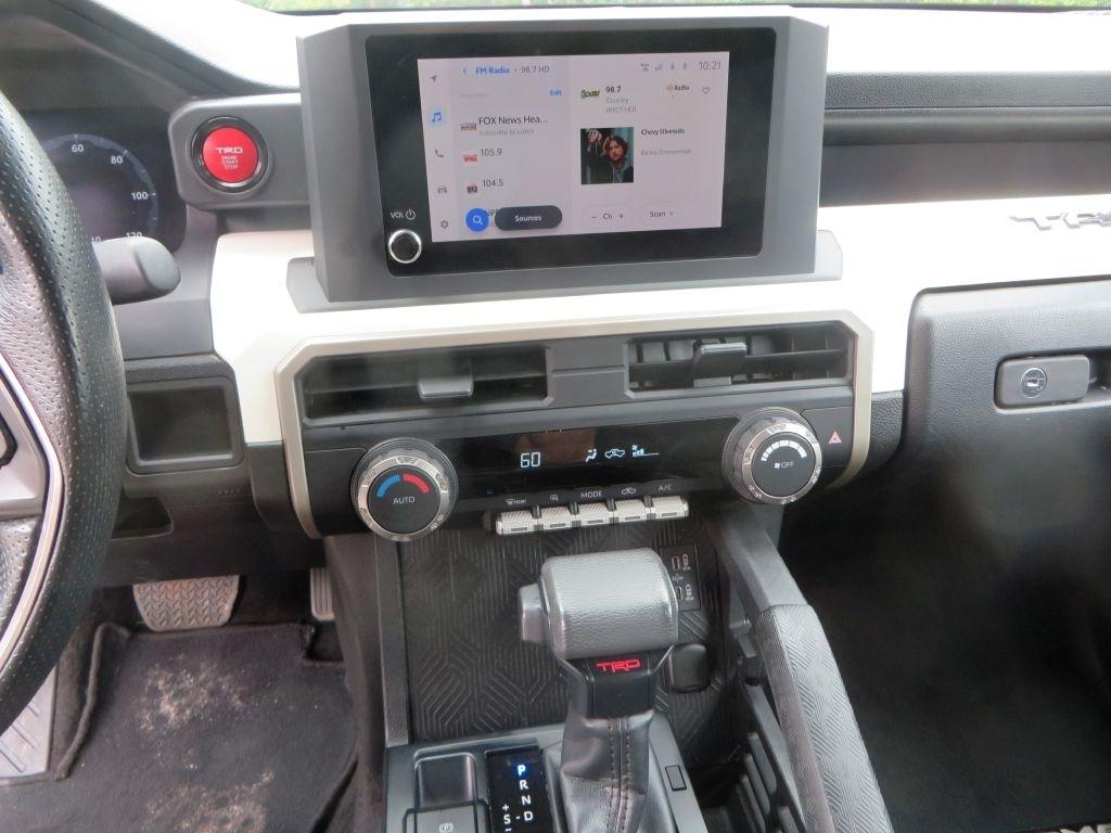 Toyota Tacoma 4WD  2024