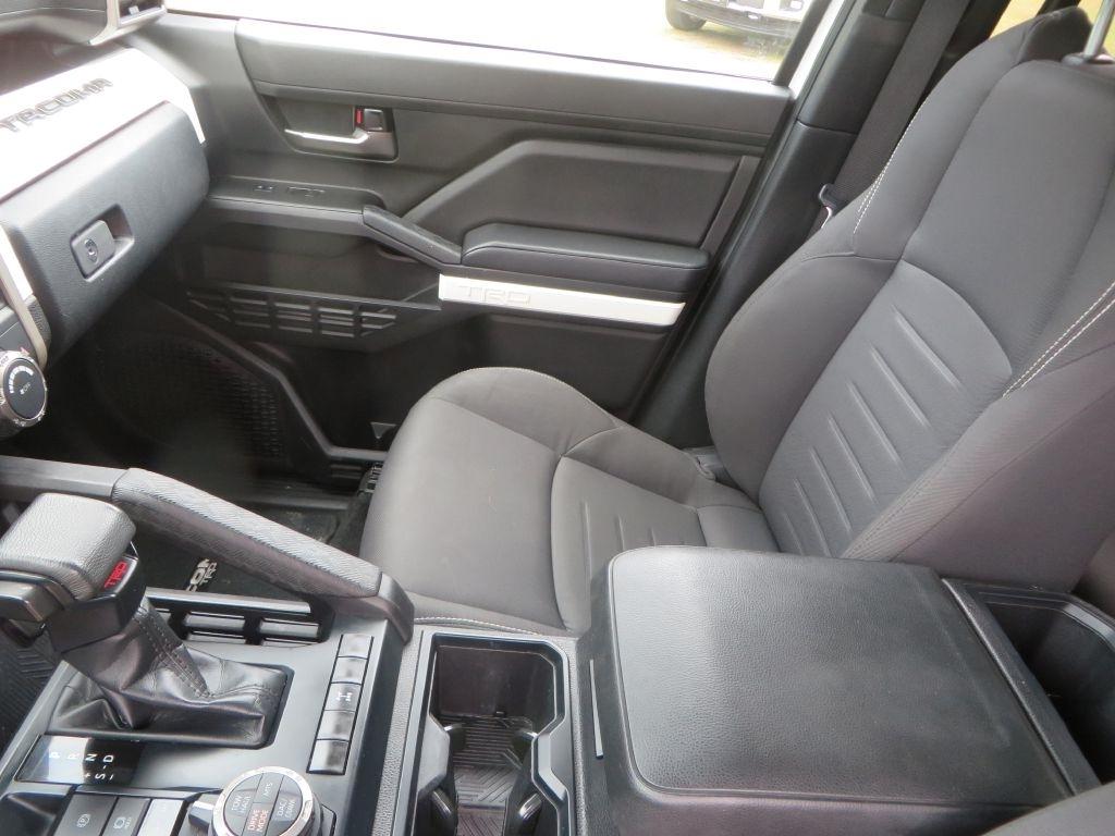 Toyota Tacoma 4WD  2024