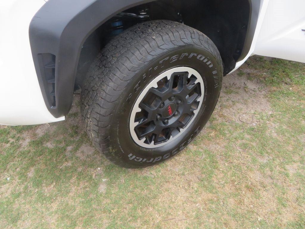 Toyota Tacoma 4WD  2024