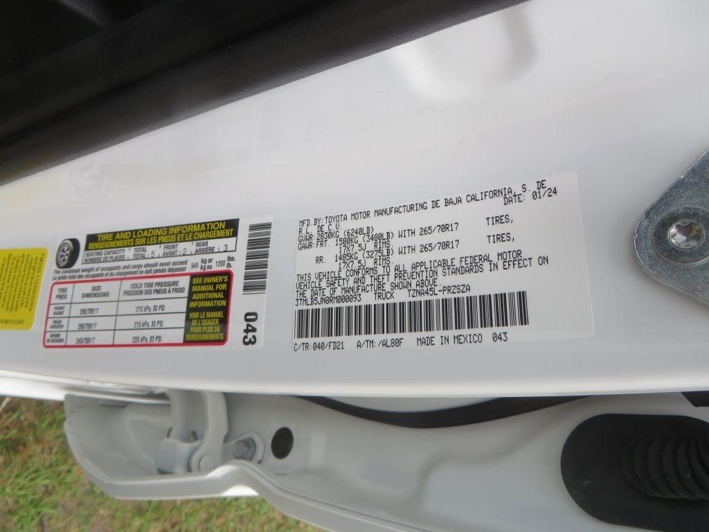 Toyota Tacoma 4WD  2024