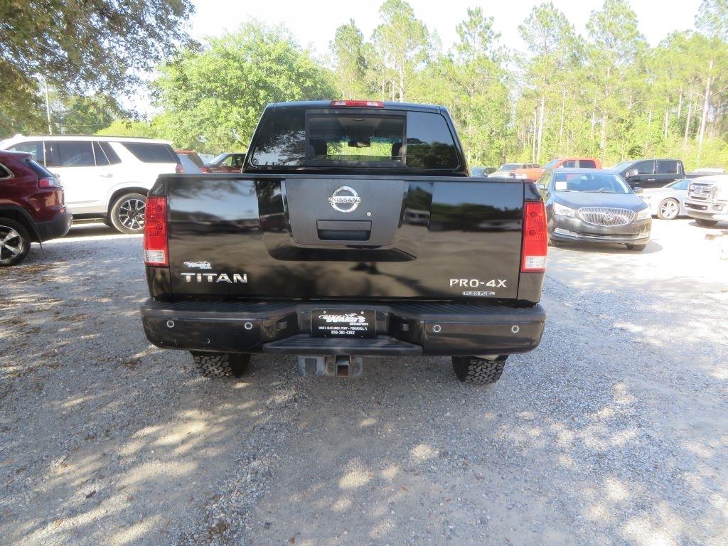 Nissan Titan  2011