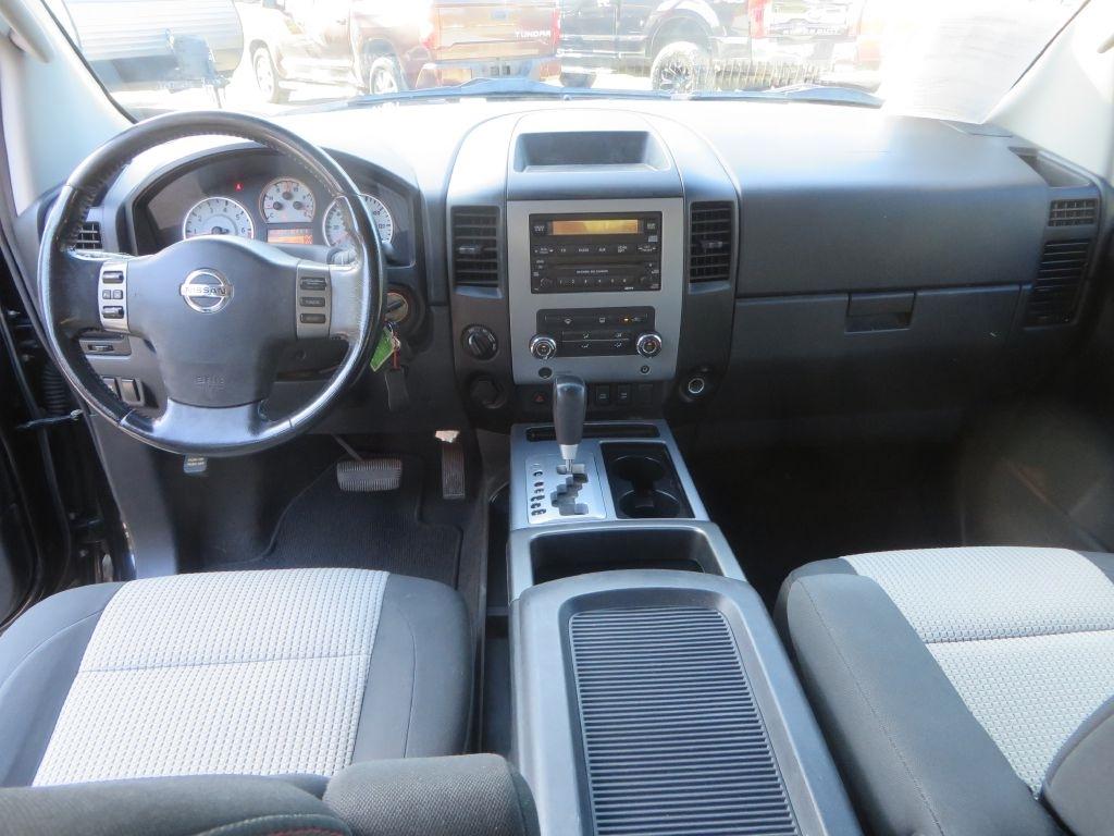 Nissan Titan  2011