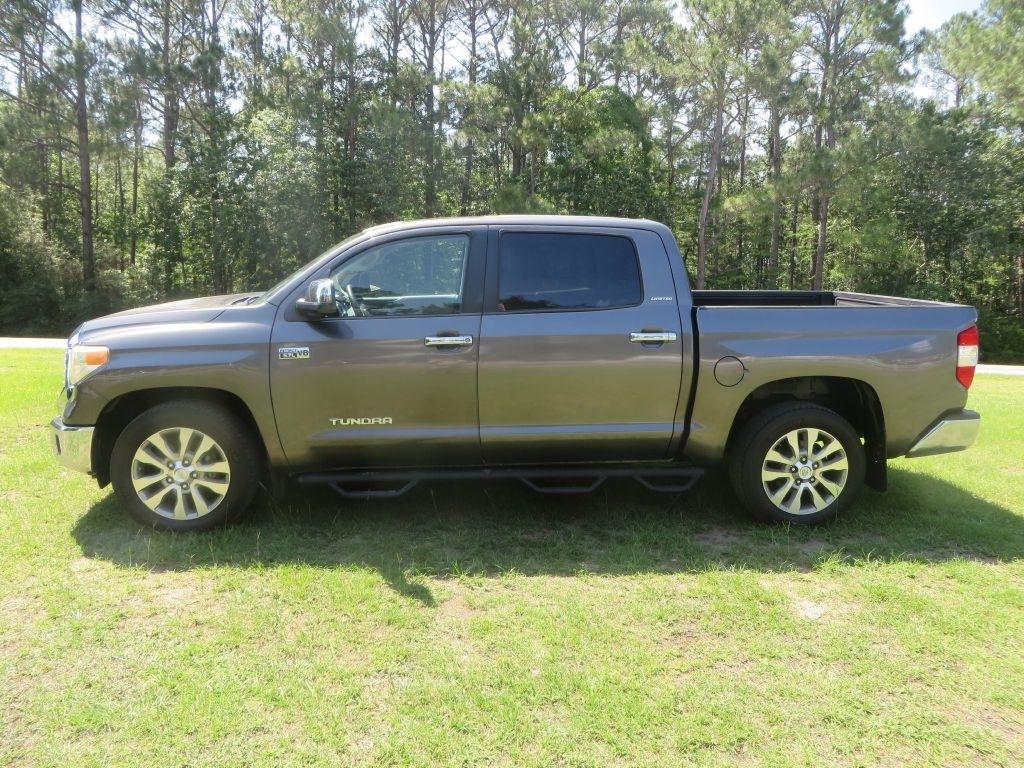 Toyota Tundra 4WD Truck  2014