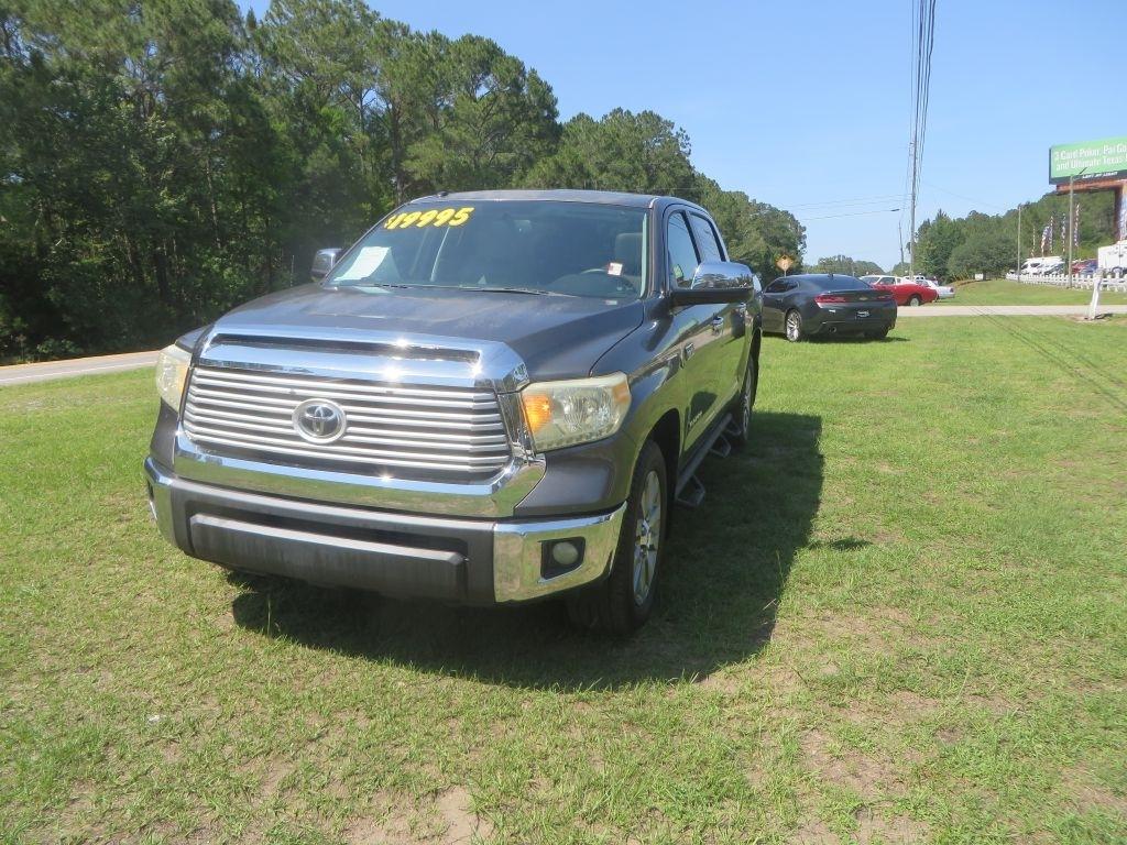 Toyota Tundra 4WD Truck  2014