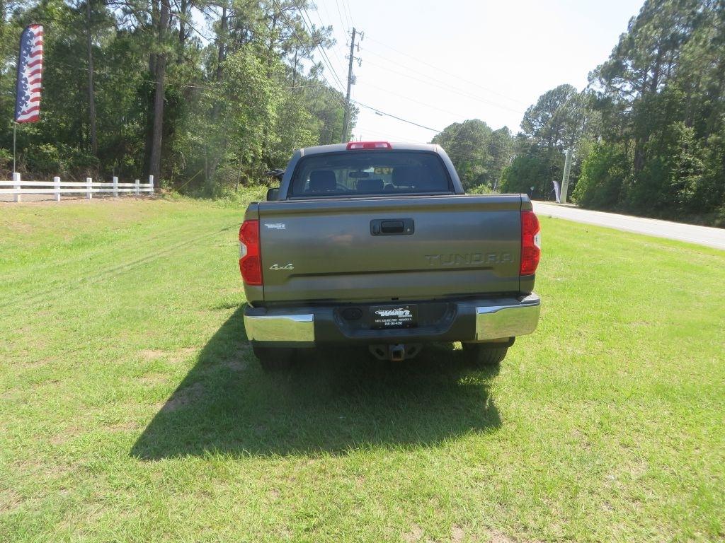 Toyota Tundra 4WD Truck  2014