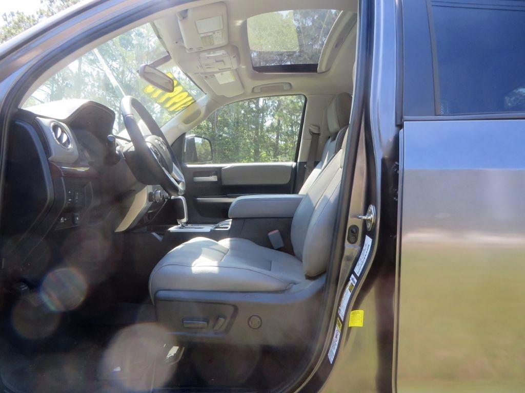 Toyota Tundra 4WD Truck  2014