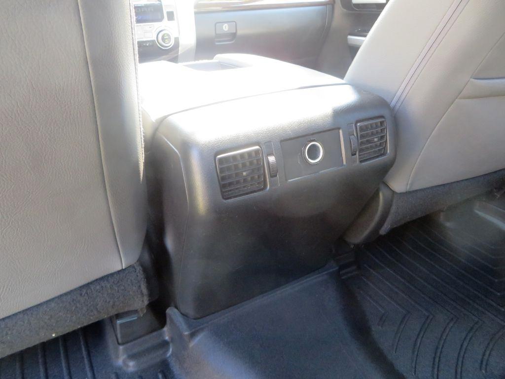 Toyota Tundra 4WD Truck  2014